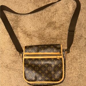 LV original purse bought it for 2,000 selling it for $600